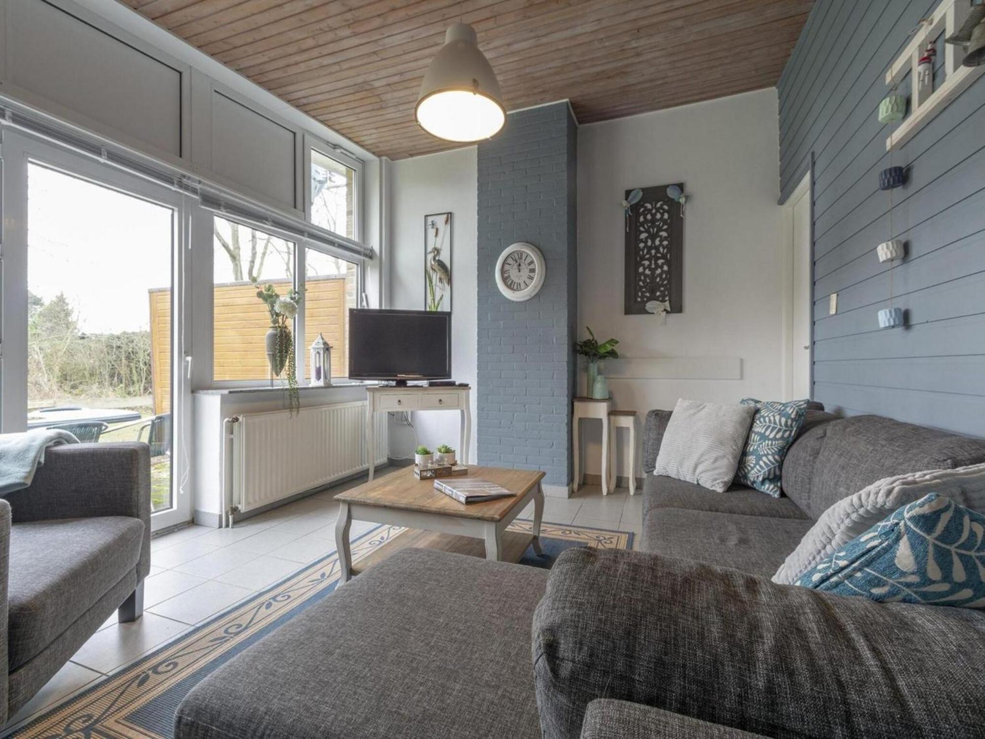 Stylish Beachside Bungalow With Patio Sint Maartensvlotbrug 外观 照片