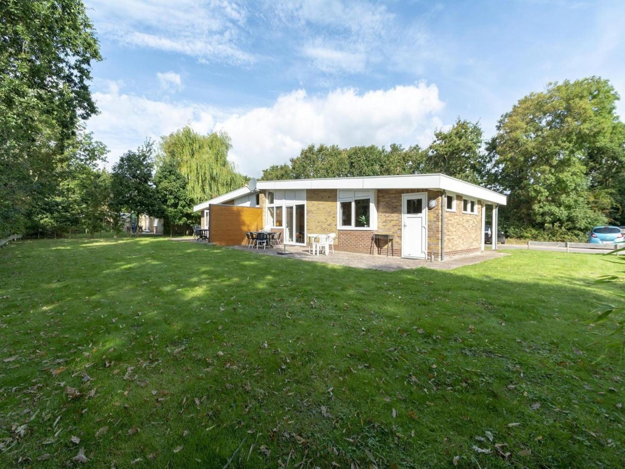 Stylish Beachside Bungalow With Patio Sint Maartensvlotbrug 外观 照片