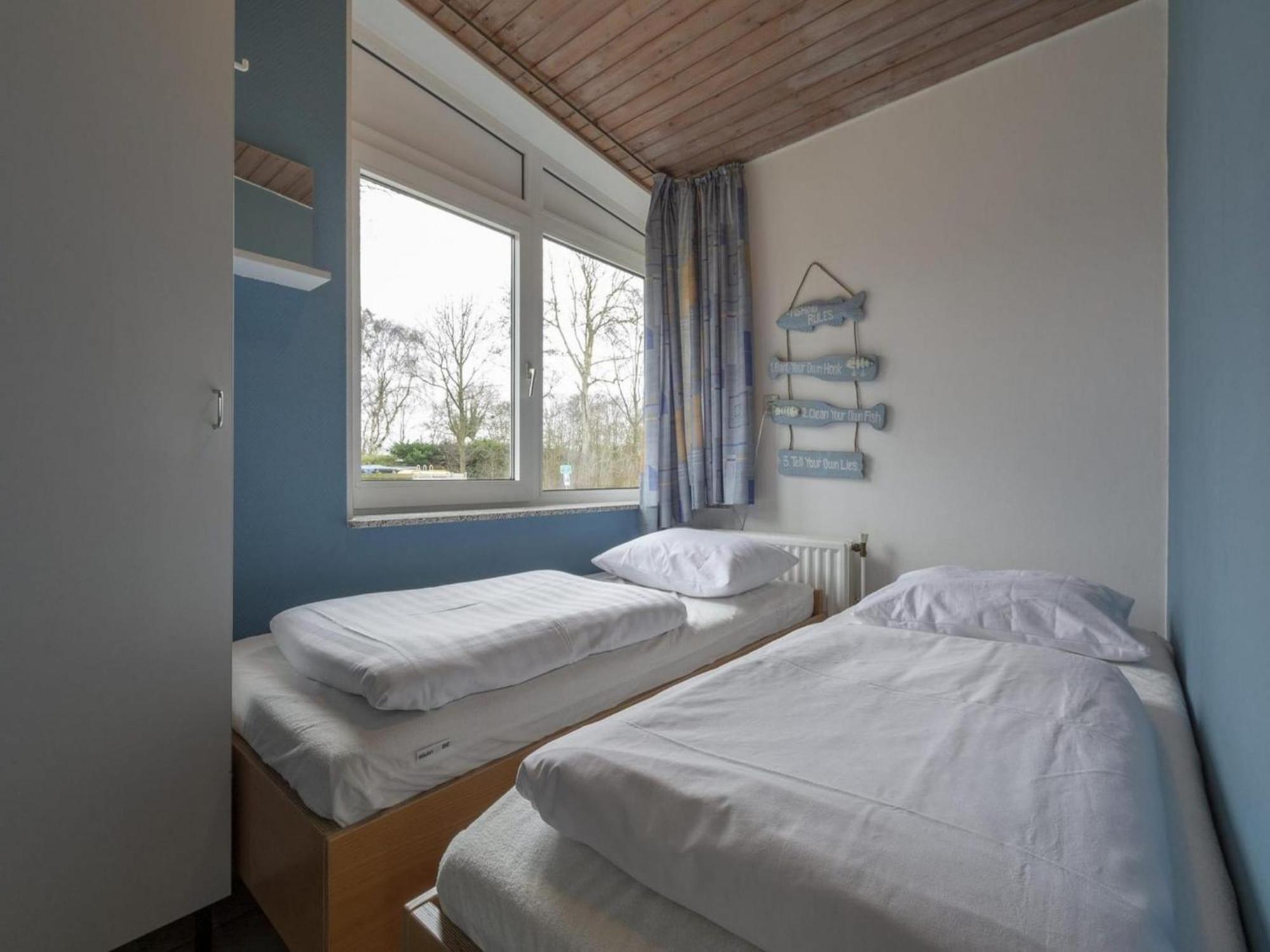 Stylish Beachside Bungalow With Patio Sint Maartensvlotbrug 外观 照片